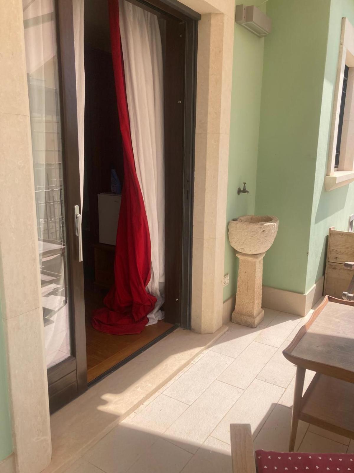 Verde Mare Isola Carrozziere Fonte Ciane Kamer foto
